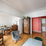 Truffaut - Family Apartment In Batignolles Neighborhood